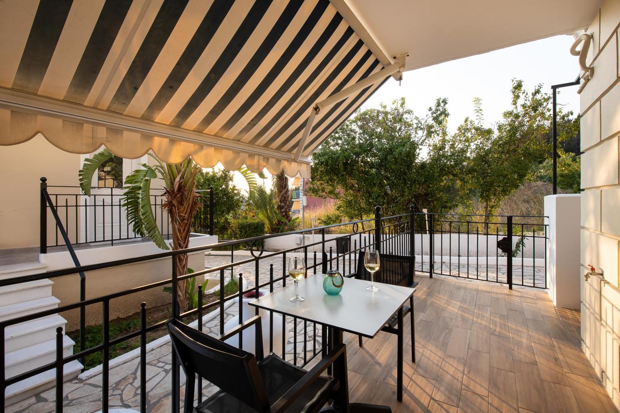 Barefoot Contessa Apartment Lourdata  Exterior photo